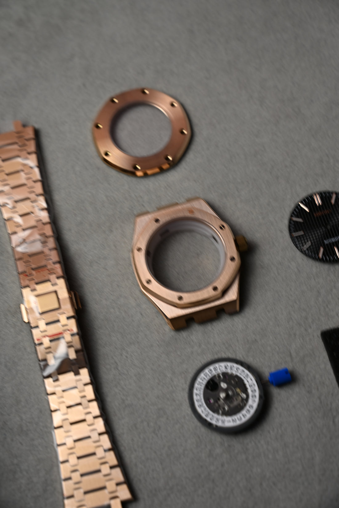 Seiko Royal Oak Rose – piese înainte de asamblare