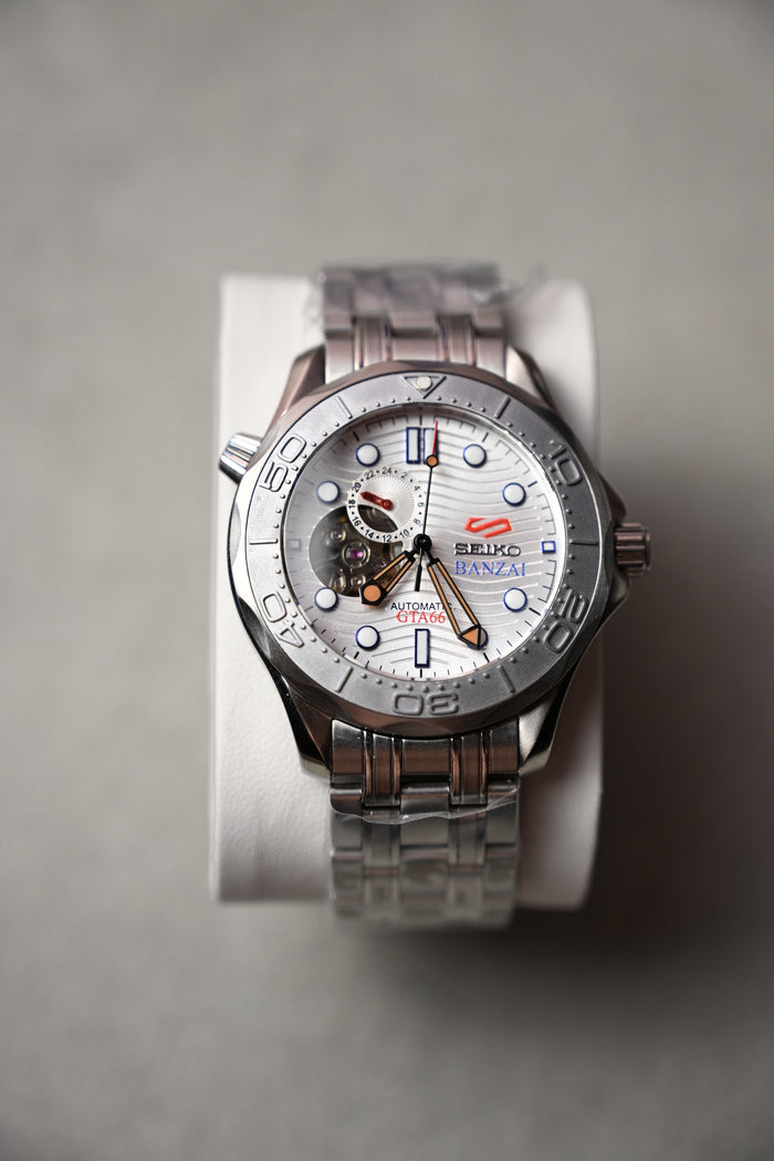 Diver custom, cadran alb open heart
