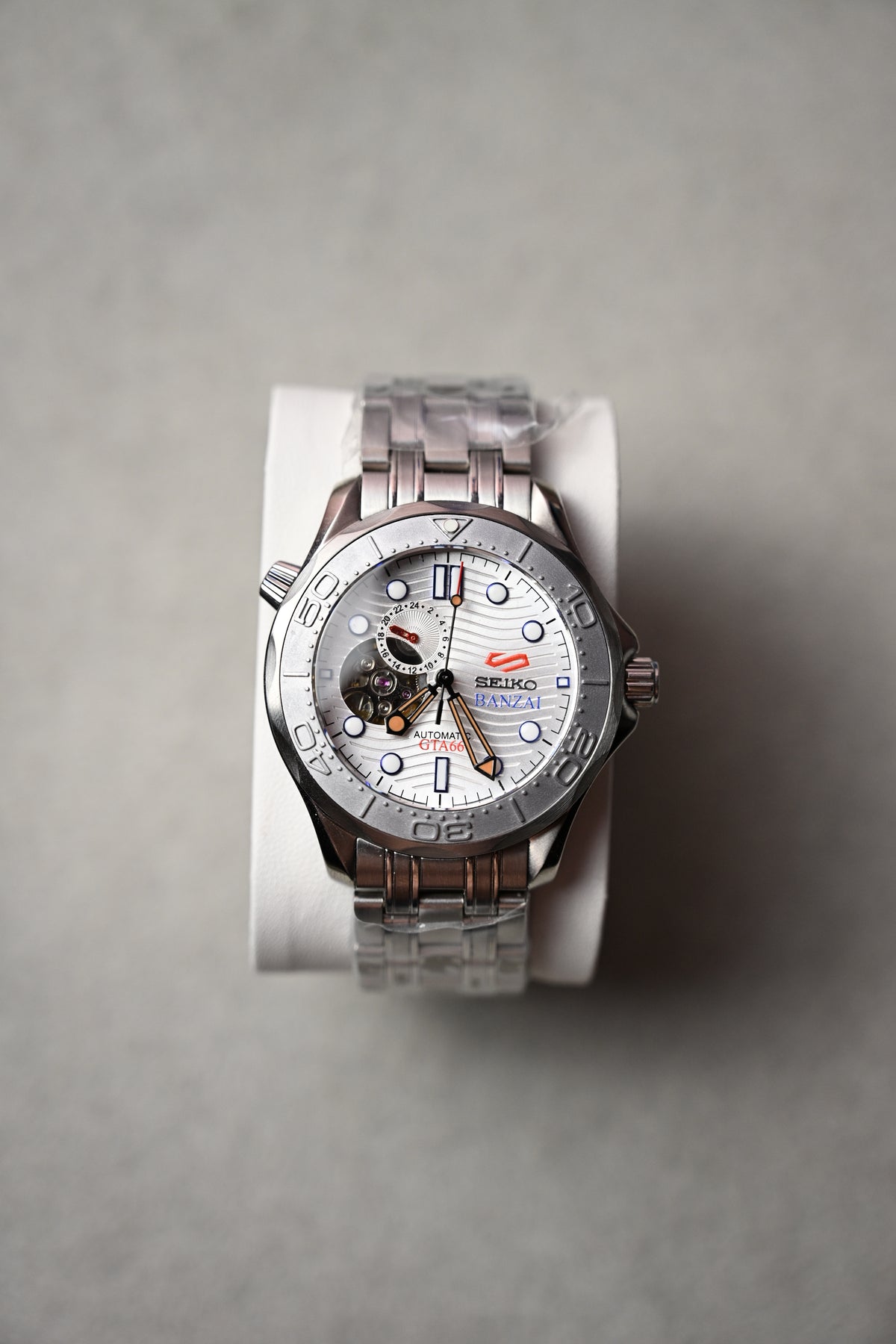 Diver custom, cadran alb open heart