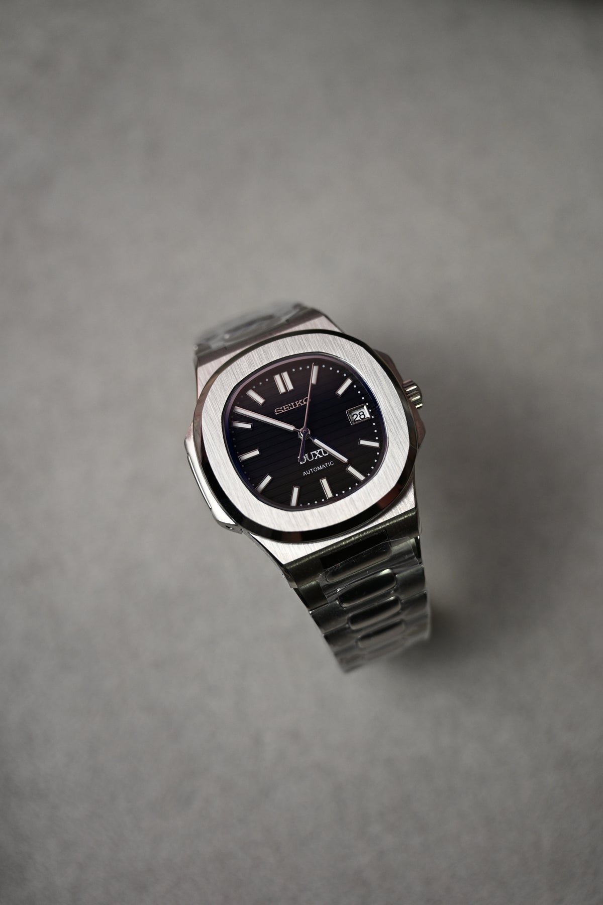 Nautilus custom, cadran negru