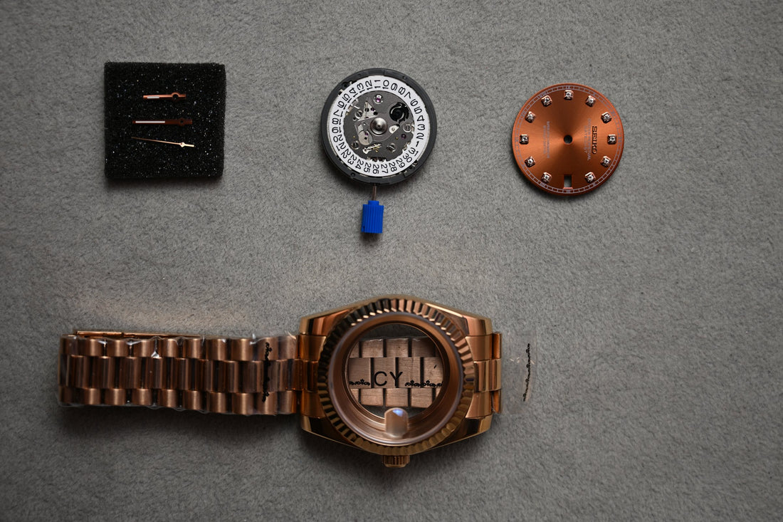 Datejust Full Rose Gold Diamonds – piese înainte de asamblare