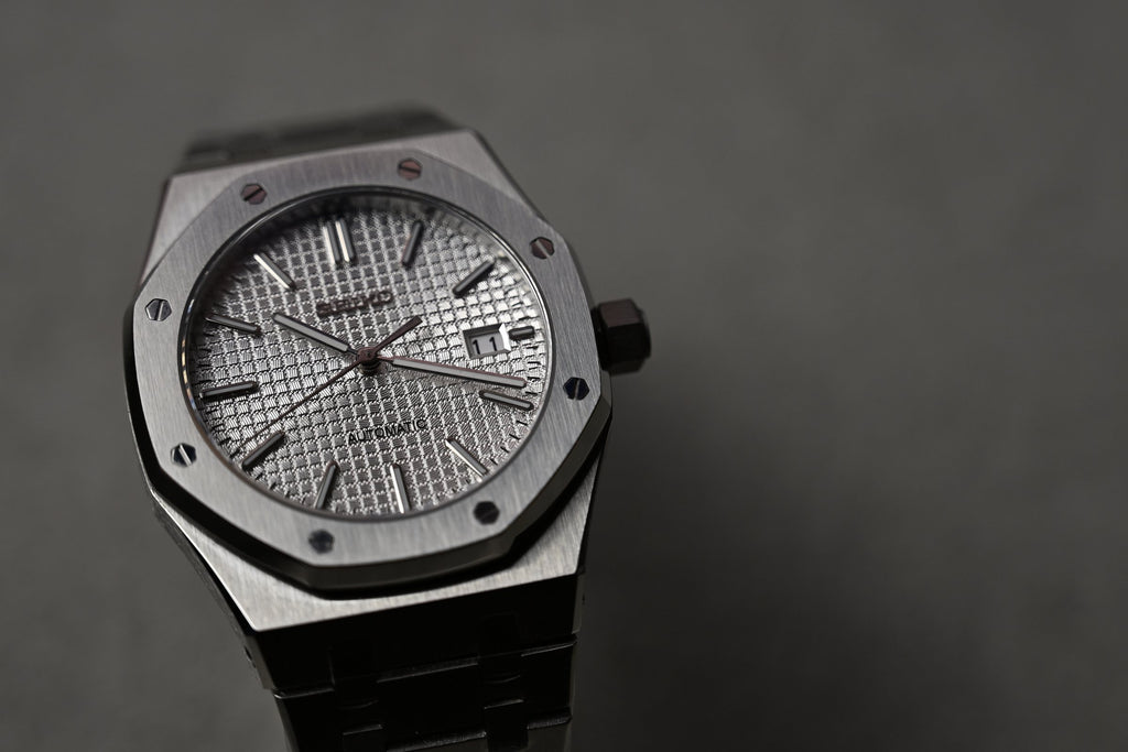 Royal Oak White – ceas asamblat de Alexie Collection