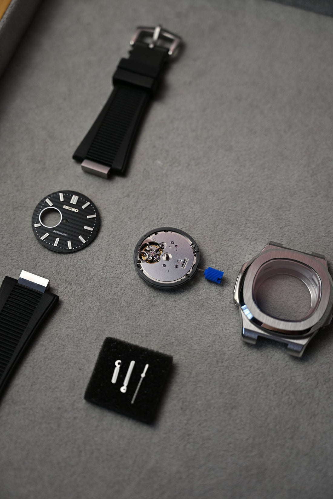 Nautilus Open Heart Black – piese înainte de asamblare