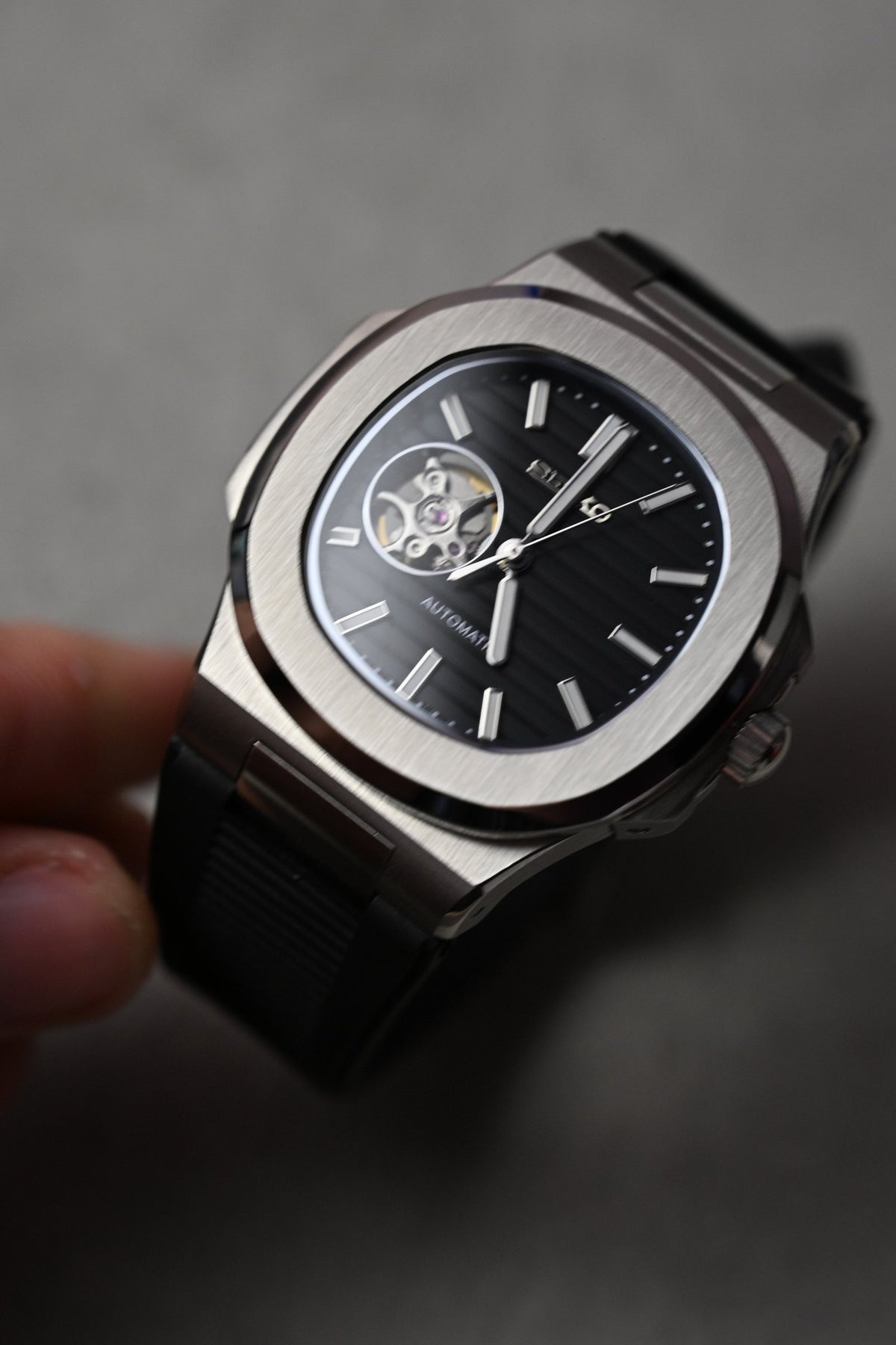 Nautilus Open Heart Black – ceas asamblat de Alexie Collection