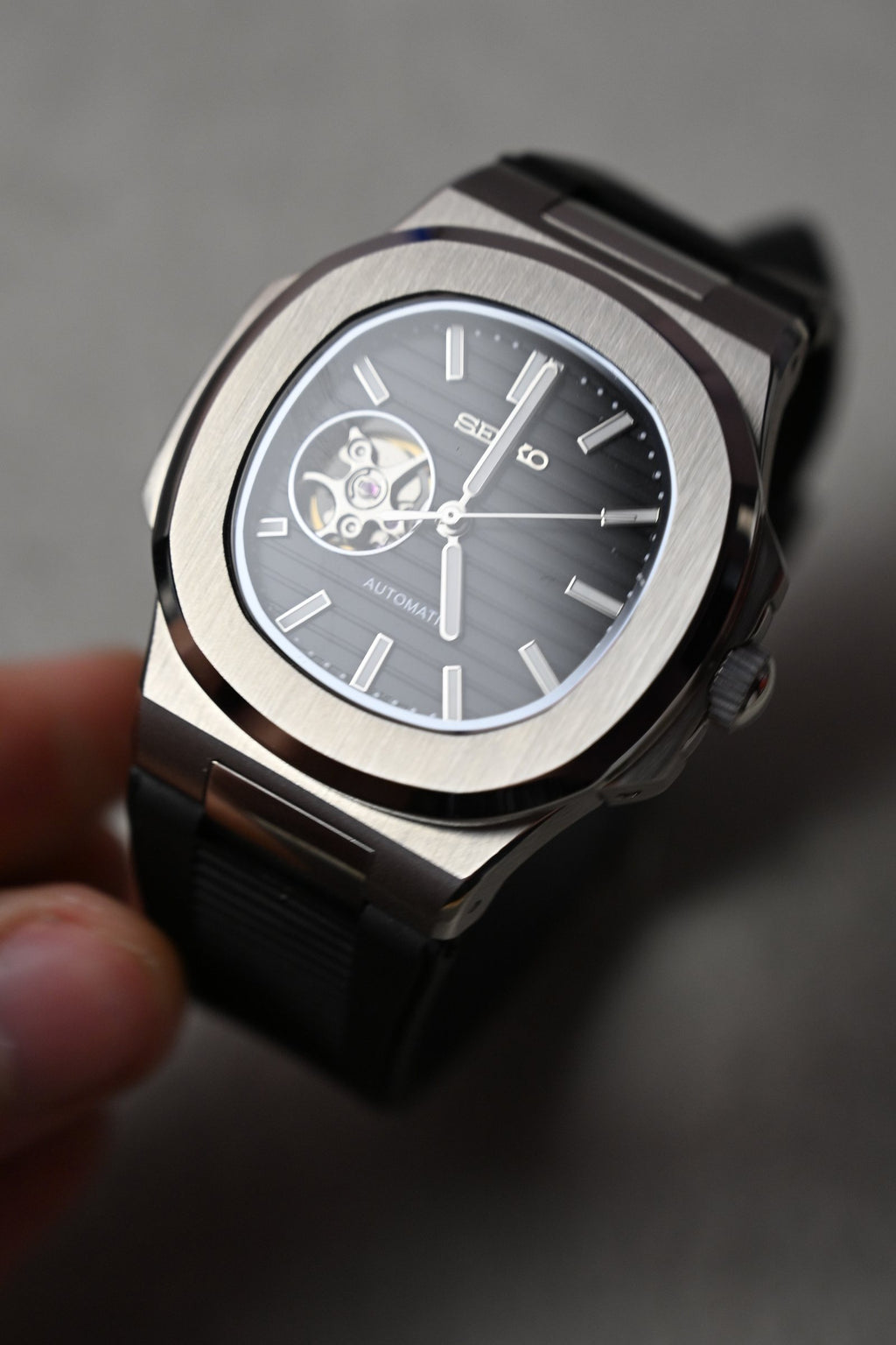 Nautilus Open Heart Black – ceas asamblat de Alexie Collection