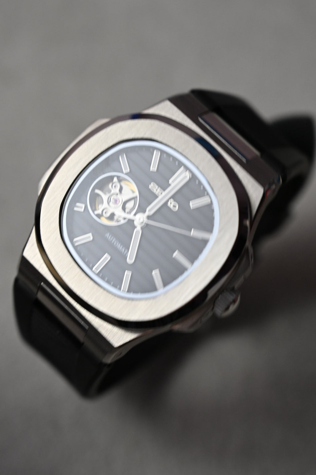 Nautilus Open Heart Black – ceas asamblat de Alexie Collection