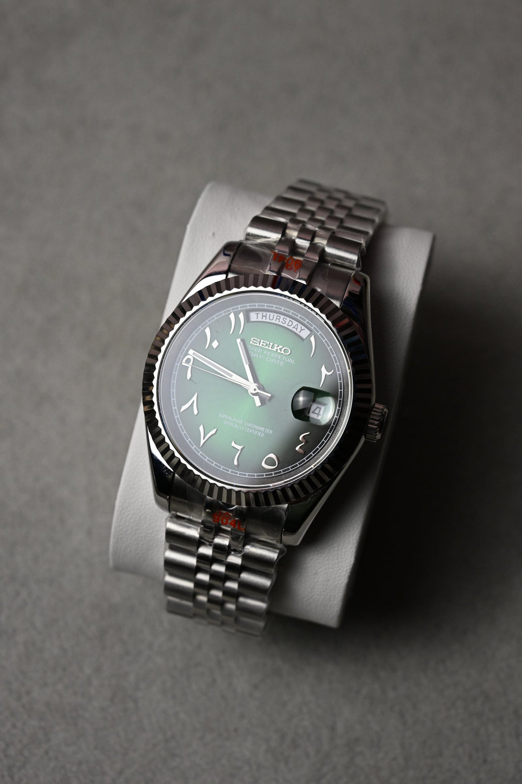 Day-Date Green Arab – ceas asamblat de Alexie Collection
