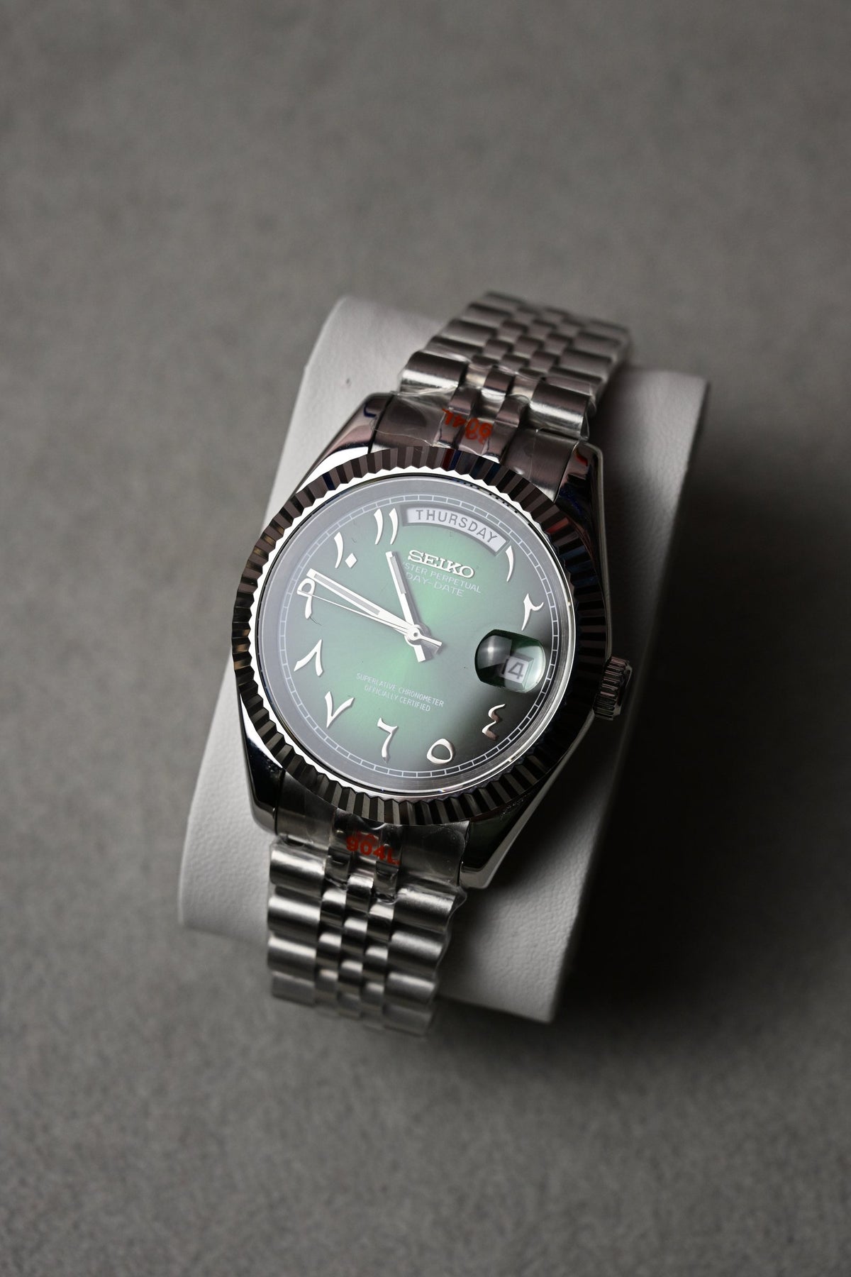 Day-Date Green Arab – ceas asamblat de Alexie Collection