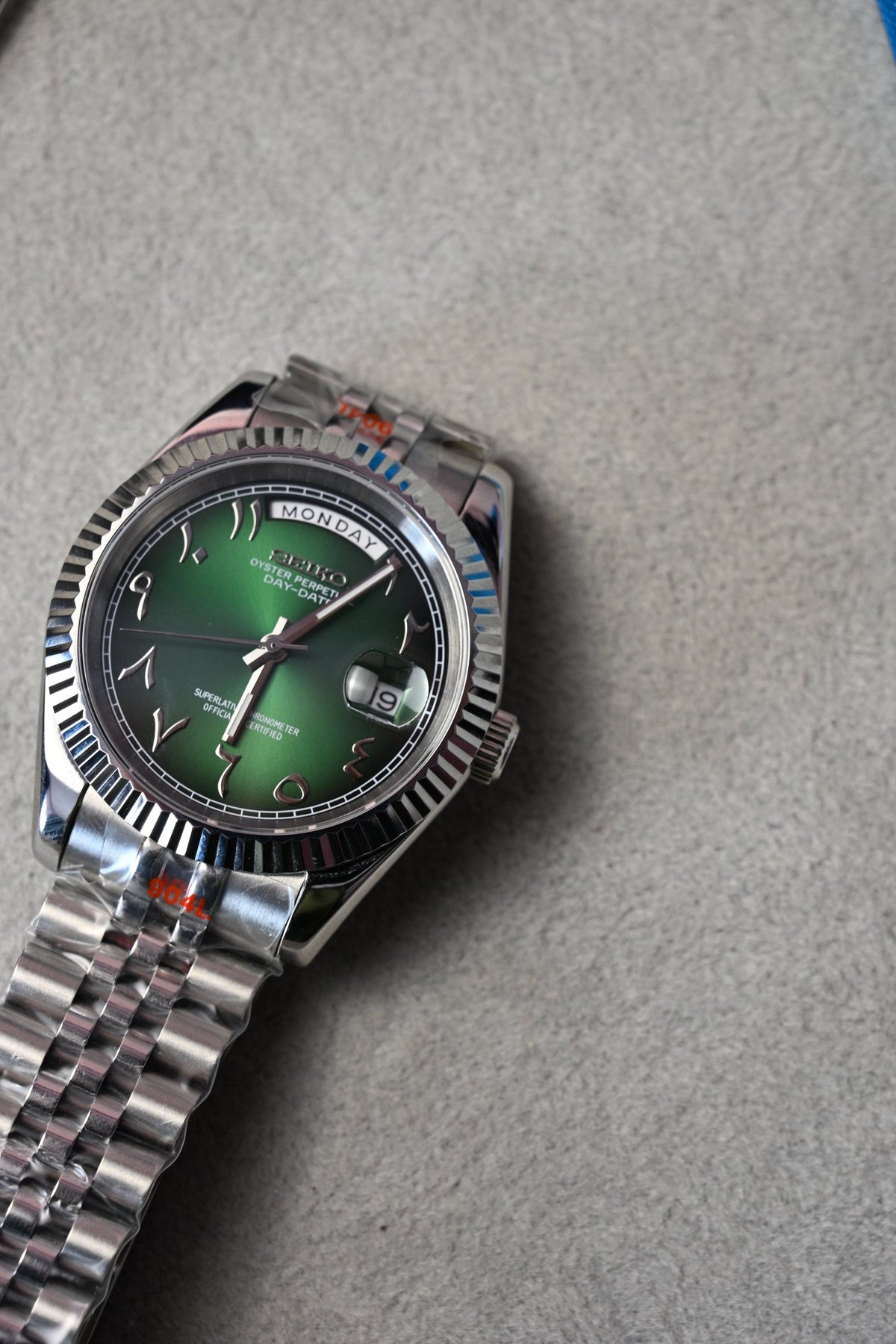 Day-Date Green Arab – ceas asamblat de Alexie Collection
