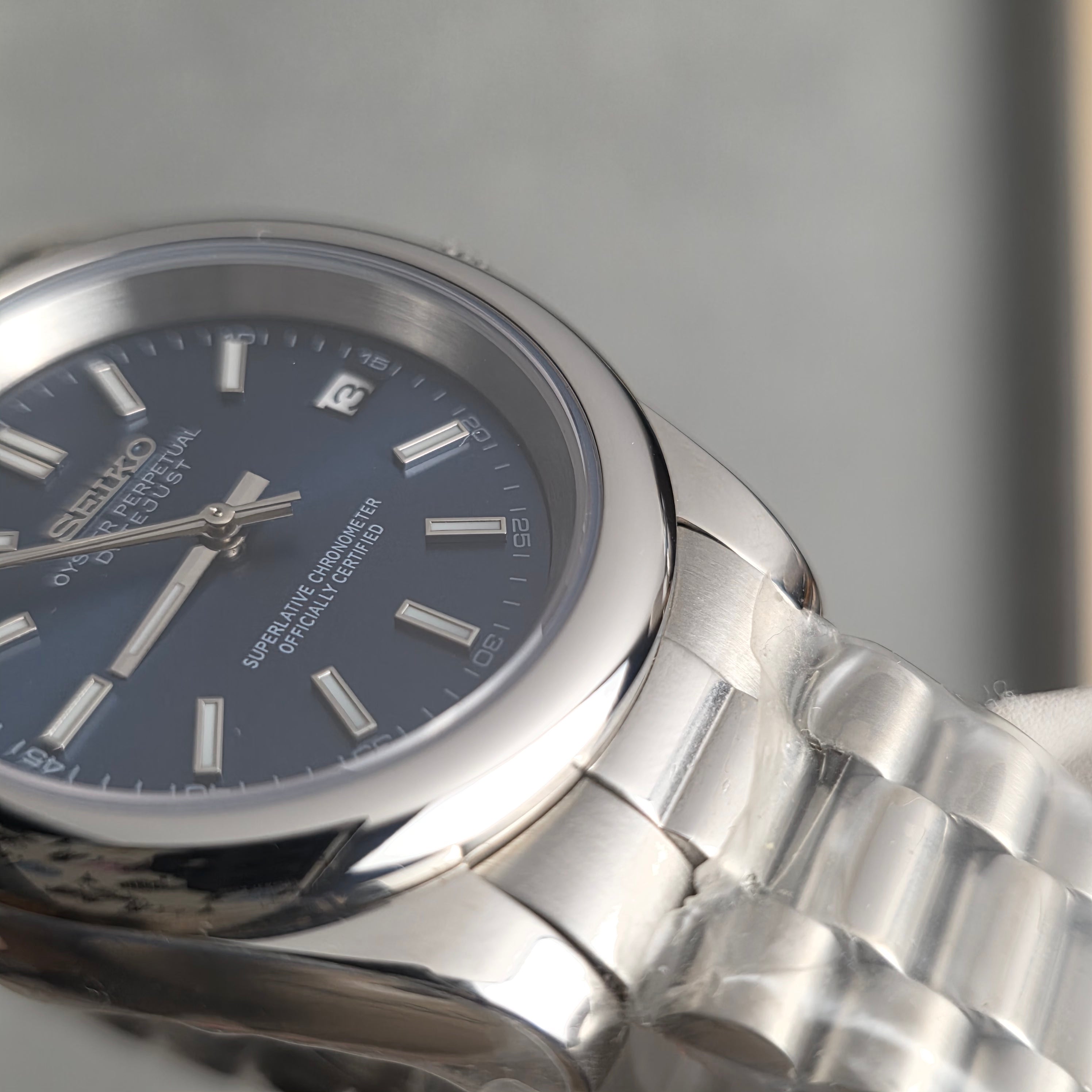 Seiko Datejust Blue Smooth Bezel