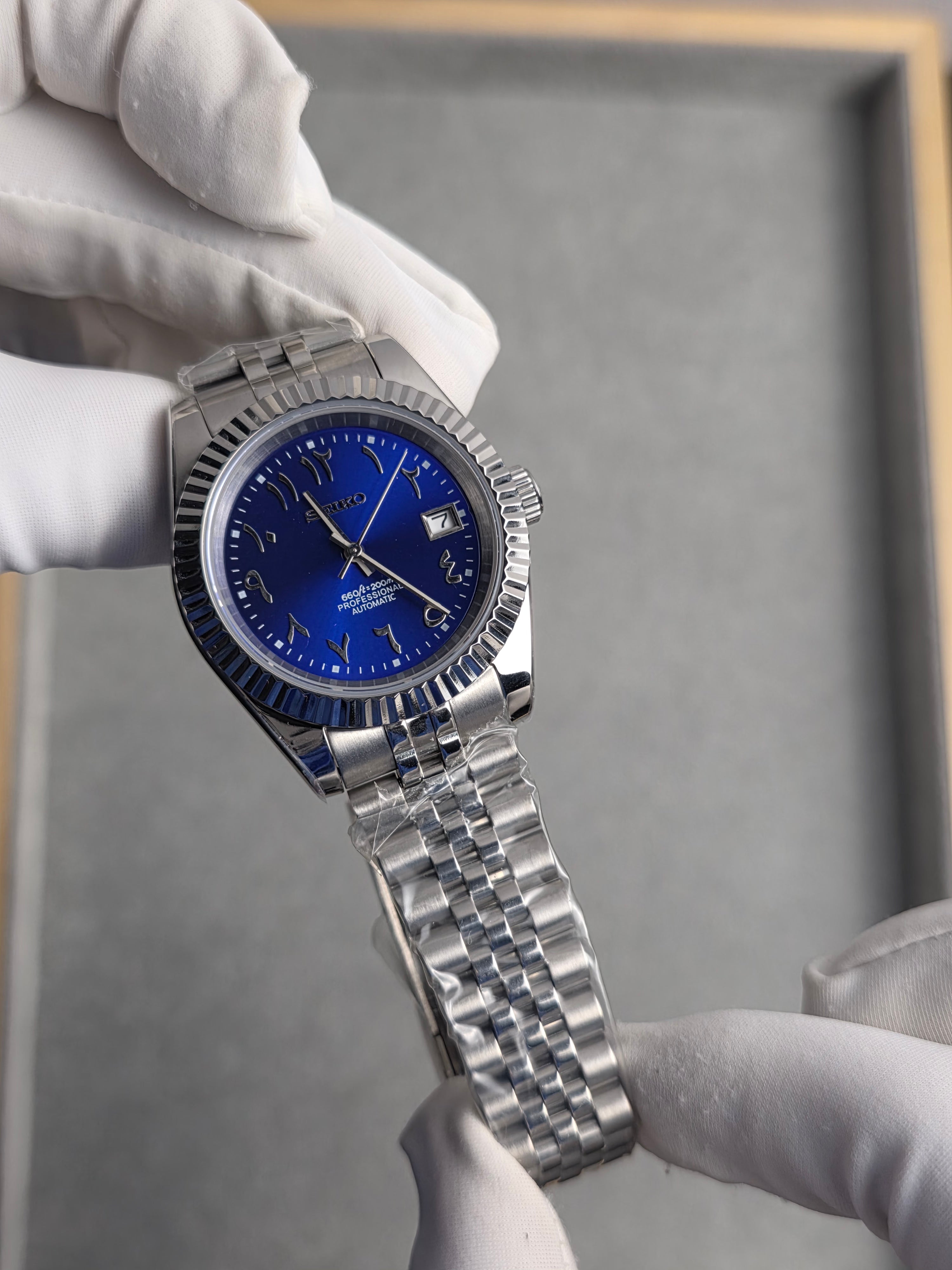 Seiko Date Just Blue Arab Numbers