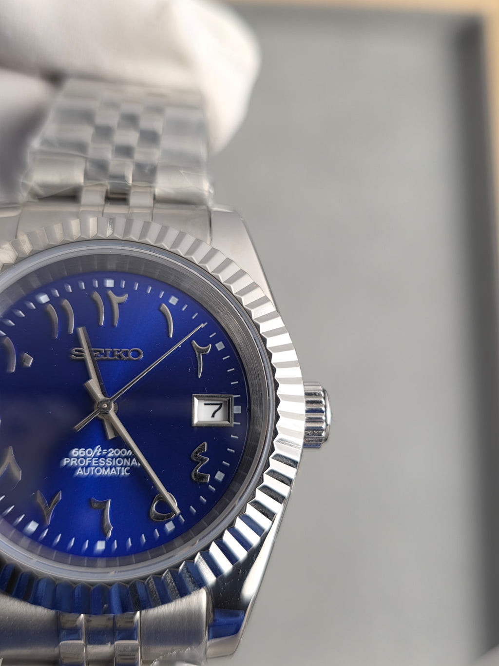 Seiko Date Just Blue Arab Numbers
